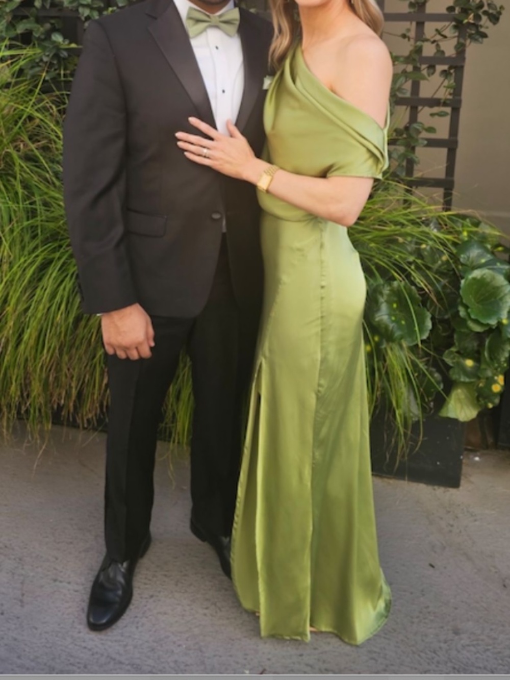 ASTR The Label Green Monroe Satin Off Shoulder Maxi Dress XS - Picture 4 of 10
